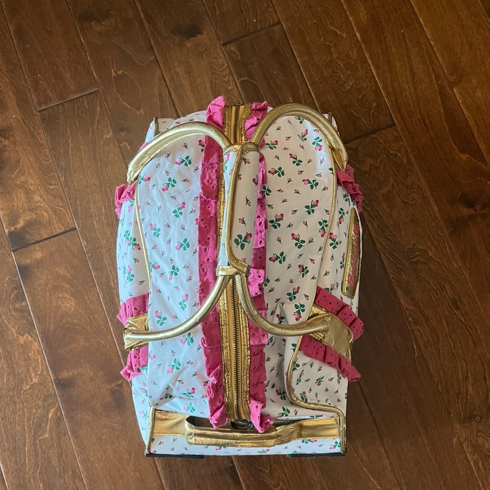 Rare Vintage Betsey Johnson White with Pink Rosebuds Ruffled Travel Roller Bag - Picture 6 of 15